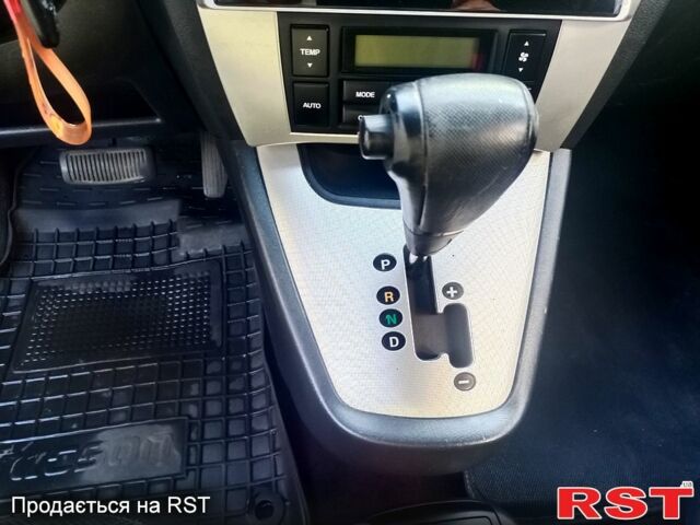 Серый Хендай Туксон, объемом двигателя 2.7 л и пробегом 280 тыс. км за 6500 $, фото 5 на Automoto.ua