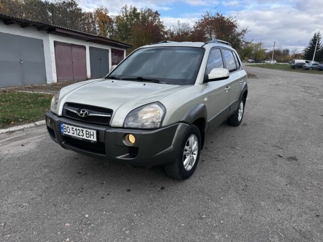 Хендай Туксон 2008 в Жмеренке на Automoto.ua Серый Хендай Туксон, объемом двигателя 2 л и пробегом 228 тыс. км за 6900 $, фото 3 на Automoto.ua