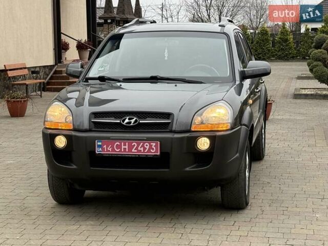 Сірий Хендай Туксон, об'ємом двигуна 2 л та пробігом 187 тис. км за 7700 $, фото 8 на Automoto.ua