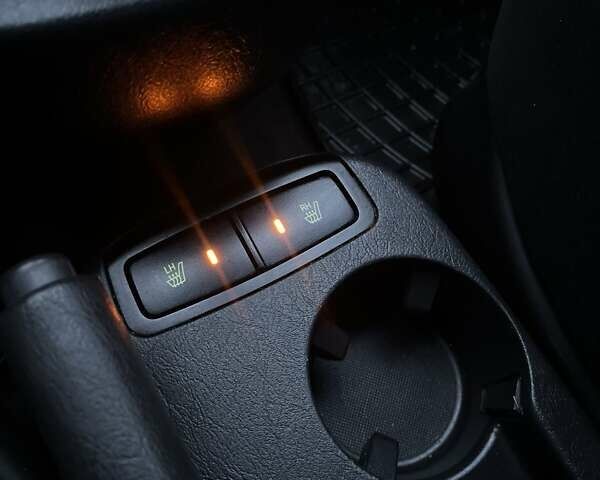 Серый Хендай Туксон, объемом двигателя 1.98 л и пробегом 254 тыс. км за 6900 $, фото 14 на Automoto.ua