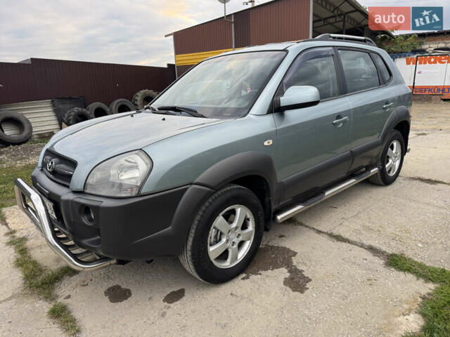 Хендай Туксон 2008 в Новой Ушице на Automoto.ua Серый Хендай Туксон, объемом двигателя 1.98 л и пробегом 229 тыс. км за 8200 $, фото 3 на Automoto.ua