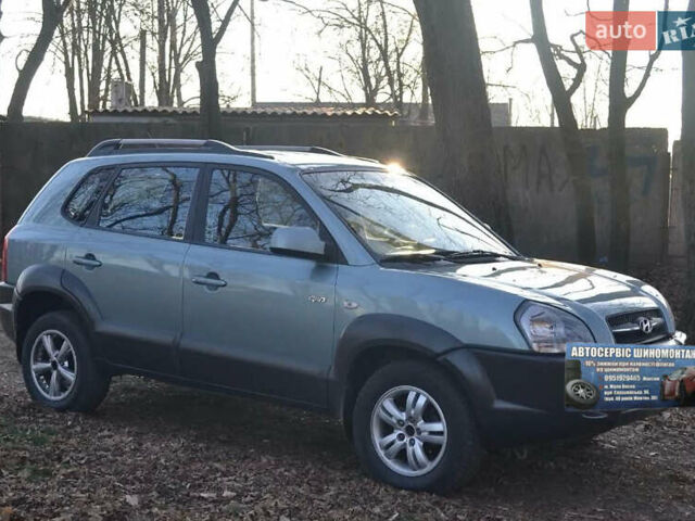 Сірий Хендай Туксон, об'ємом двигуна 2.02 л та пробігом 226 тис. км за 9200 $, фото 19 на Automoto.ua