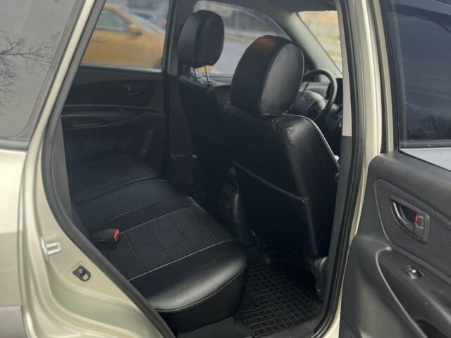 Серый Хендай Туксон, объемом двигателя 2 л и пробегом 151 тыс. км за 8300 $, фото 6 на Automoto.ua