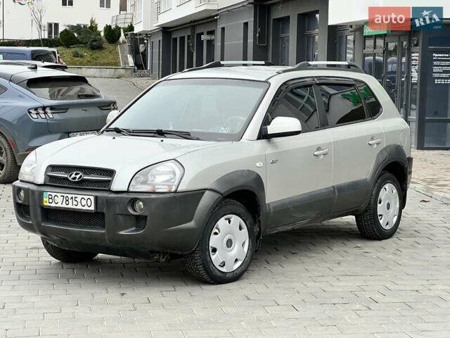 Серый Хендай Туксон, объемом двигателя 2 л и пробегом 176 тыс. км за 8300 $, фото 19 на Automoto.ua