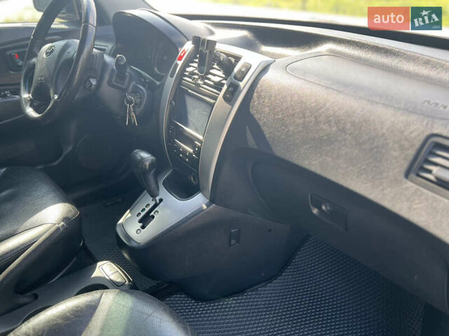 Сірий Хендай Туксон, об'ємом двигуна 2.7 л та пробігом 229 тис. км за 7700 $, фото 21 на Automoto.ua