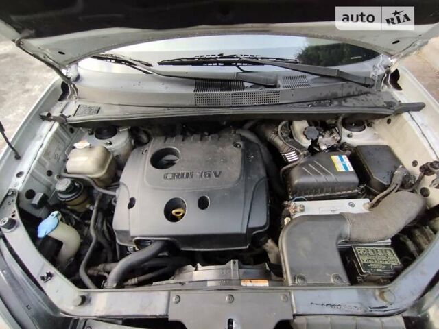 Сірий Хендай Туксон, об'ємом двигуна 2 л та пробігом 190 тис. км за 9600 $, фото 33 на Automoto.ua