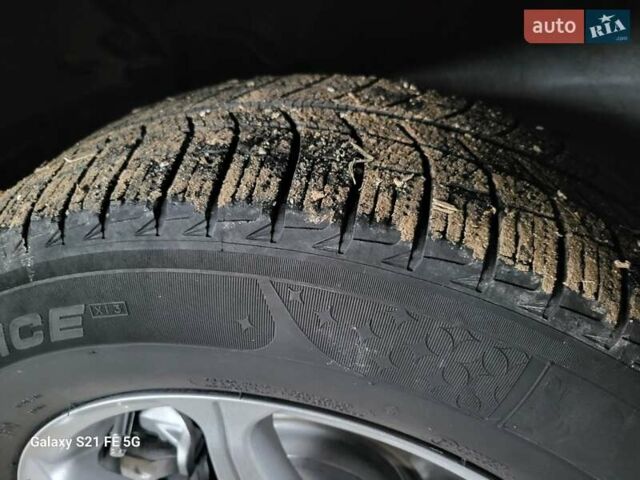 Серый Хендай Туксон, объемом двигателя 1.99 л и пробегом 302 тыс. км за 9300 $, фото 25 на Automoto.ua