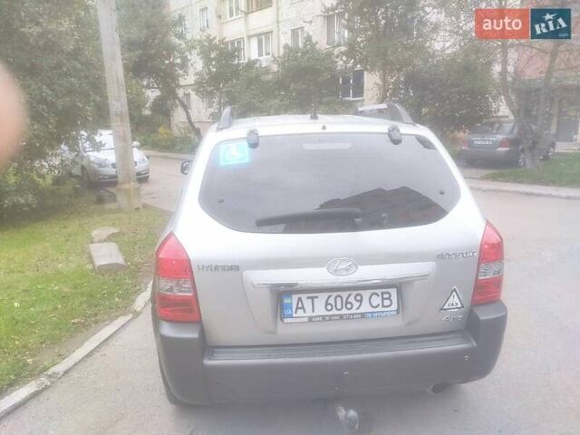 Сірий Хендай Туксон, об'ємом двигуна 2 л та пробігом 216 тис. км за 7000 $, фото 1 на Automoto.ua