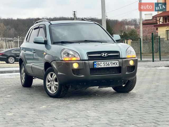 Хендай Туксон 2008 в Трускавце на Automoto.ua Серый Хендай Туксон, объемом двигателя 1.98 л и пробегом 320 тыс. км за 7399 $, фото 12 на Automoto.ua