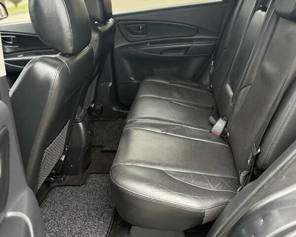 Сірий Хендай Туксон, об'ємом двигуна 2 л та пробігом 187 тис. км за 7700 $, фото 35 на Automoto.ua