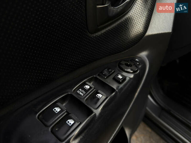 Хендай Туксон 2008 у Мене на Automoto.ua Сірий Хендай Туксон, об'ємом двигуна 1.98 л та пробігом 242 тис. км за 7600 $, фото 11 на Automoto.ua