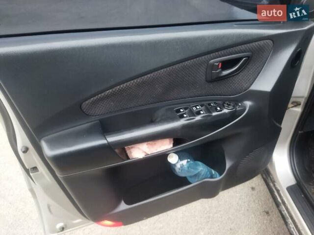 Серый Хендай Туксон, объемом двигателя 2 л и пробегом 210 тыс. км за 8200 $, фото 12 на Automoto.ua