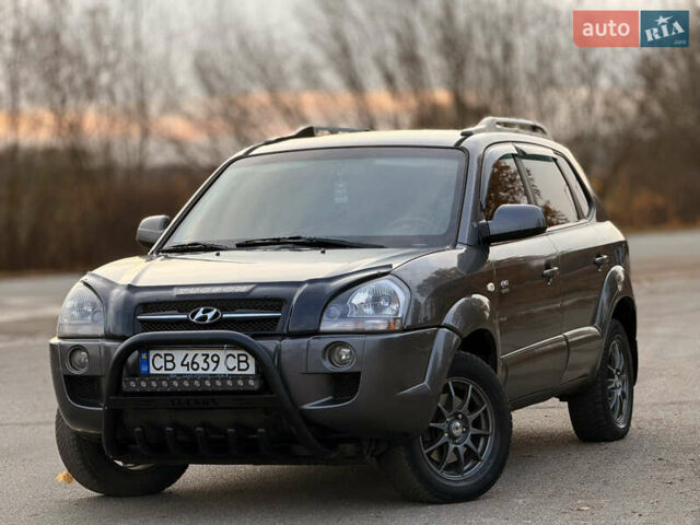 Хендай Туксон 2008 у Мене на Automoto.ua Сірий Хендай Туксон, об'ємом двигуна 1.98 л та пробігом 242 тис. км за 7600 $, фото 5 на Automoto.ua