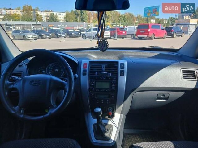 Хендай Туксон 2008 у Полтаві на Automoto.ua Сірий Хендай Туксон, об'ємом двигуна 2 л та пробігом 222 тис. км за 7200 $, фото 17 на Automoto.ua