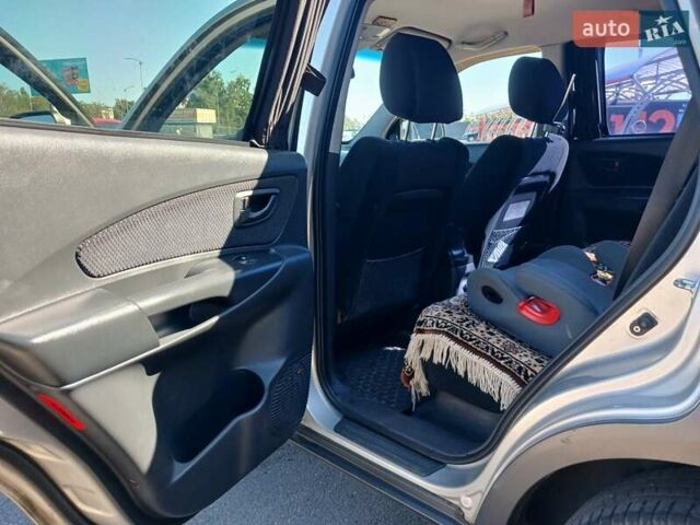 Хендай Туксон 2008 у Полтаві на Automoto.ua Сірий Хендай Туксон, об'ємом двигуна 2 л та пробігом 222 тис. км за 7200 $, фото 18 на Automoto.ua