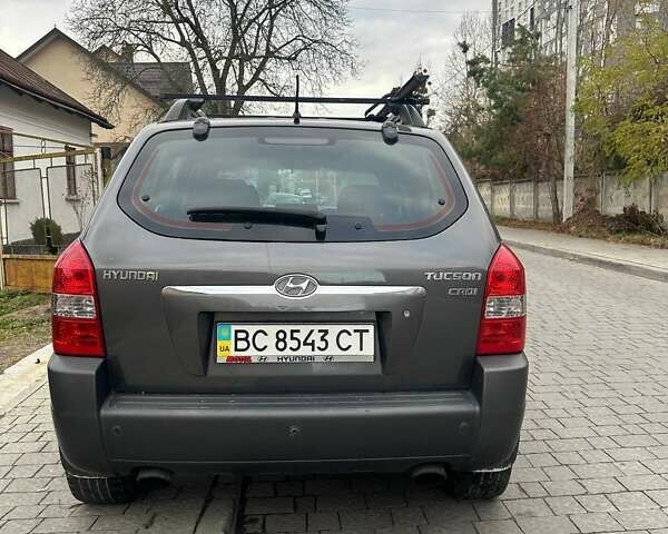 Сірий Хендай Туксон, об'ємом двигуна 1.99 л та пробігом 221 тис. км за 6000 $, фото 3 на Automoto.ua