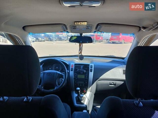 Хендай Туксон 2008 у Полтаві на Automoto.ua Сірий Хендай Туксон, об'ємом двигуна 2 л та пробігом 222 тис. км за 7200 $, фото 16 на Automoto.ua