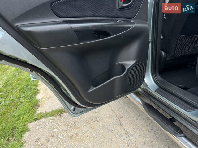 Хендай Туксон 2008 в Новой Ушице на Automoto.ua Серый Хендай Туксон, объемом двигателя 1.98 л и пробегом 229 тыс. км за 8200 $, фото 34 на Automoto.ua