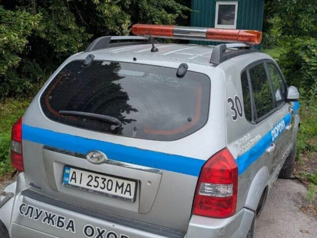 Серый Хендай Туксон, объемом двигателя 2 л и пробегом 220 тыс. км за 2000 $, фото 6 на Automoto.ua