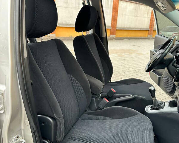 Серый Хендай Туксон, объемом двигателя 1.98 л и пробегом 225 тыс. км за 6299 $, фото 21 на Automoto.ua