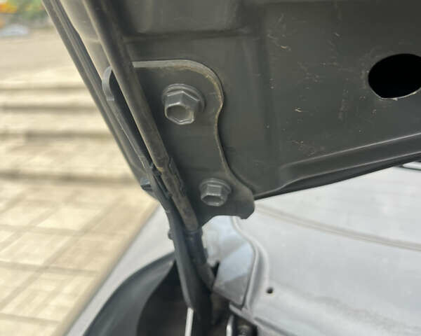 Сірий Хендай Туксон, об'ємом двигуна 1.98 л та пробігом 130 тис. км за 8900 $, фото 18 на Automoto.ua