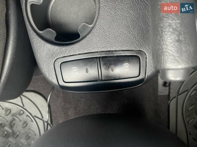 Серый Хендай Туксон, объемом двигателя 2 л и пробегом 158 тыс. км за 9600 $, фото 13 на Automoto.ua