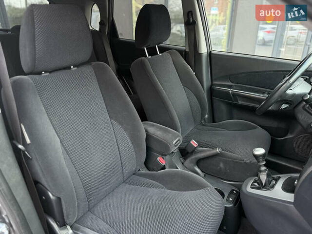 Серый Хендай Туксон, объемом двигателя 2 л и пробегом 202 тыс. км за 10000 $, фото 34 на Automoto.ua