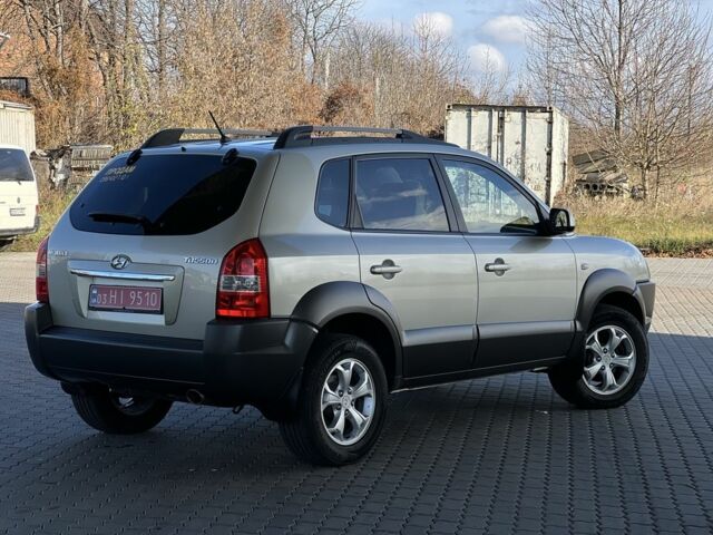 Сірий Хендай Туксон, об'ємом двигуна 2 л та пробігом 166 тис. км за 8950 $, фото 10 на Automoto.ua