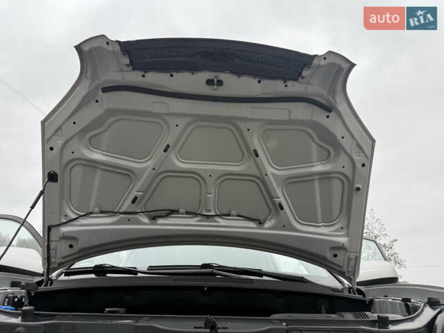 Серый Хендай Туксон, объемом двигателя 2 л и пробегом 195 тыс. км за 9950 $, фото 18 на Automoto.ua