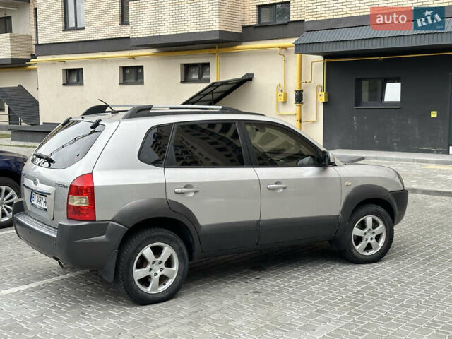 Сірий Хендай Туксон, об'ємом двигуна 1.98 л та пробігом 227 тис. км за 7800 $, фото 7 на Automoto.ua