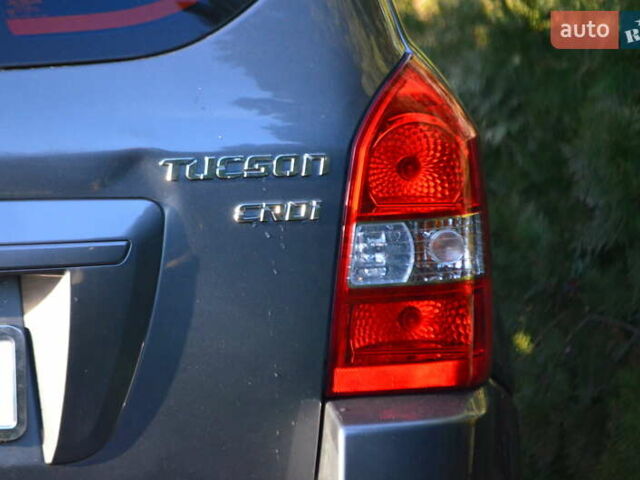 Серый Хендай Туксон, объемом двигателя 2 л и пробегом 271 тыс. км за 8000 $, фото 13 на Automoto.ua