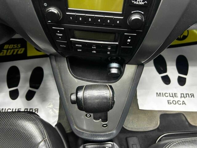 Сірий Хендай Туксон, об'ємом двигуна 2.7 л та пробігом 165 тис. км за 10000 $, фото 16 на Automoto.ua