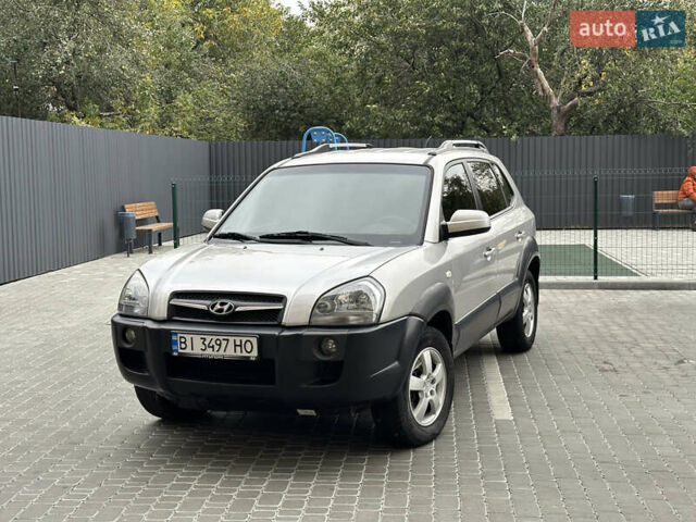 Сірий Хендай Туксон, об'ємом двигуна 1.98 л та пробігом 227 тис. км за 7800 $, фото 13 на Automoto.ua