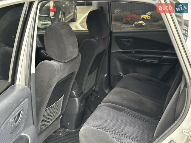 Сірий Хендай Туксон, об'ємом двигуна 1.98 л та пробігом 227 тис. км за 7800 $, фото 19 на Automoto.ua