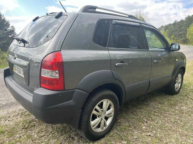 Серый Хендай Туксон, объемом двигателя 2 л и пробегом 175 тыс. км за 9662 $, фото 9 на Automoto.ua