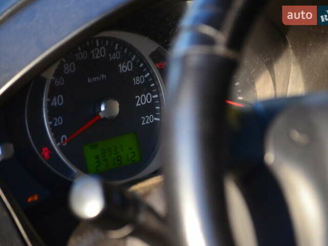 Серый Хендай Туксон, объемом двигателя 2 л и пробегом 271 тыс. км за 8000 $, фото 29 на Automoto.ua