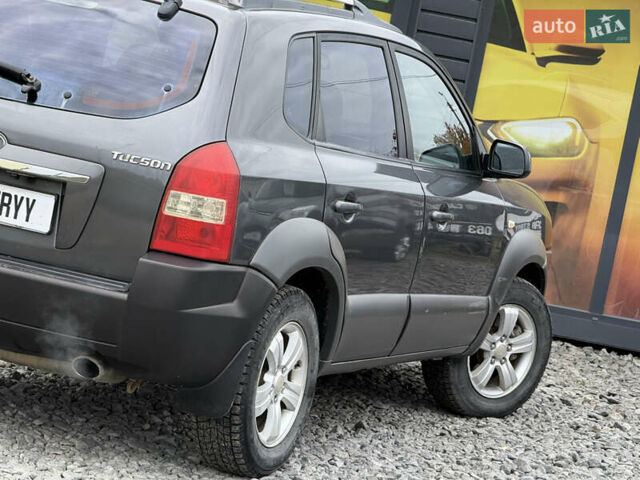 Хендай Туксон 2009 в Стрые на Automoto.ua Серый Хендай Туксон, объемом двигателя 2 л и пробегом 238 тыс. км за 7300 $, фото 16 на Automoto.ua