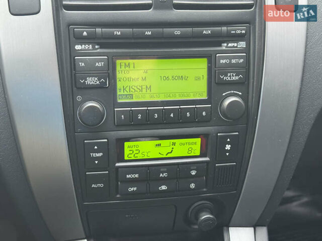 Сірий Хендай Туксон, об'ємом двигуна 2 л та пробігом 124 тис. км за 8900 $, фото 18 на Automoto.ua