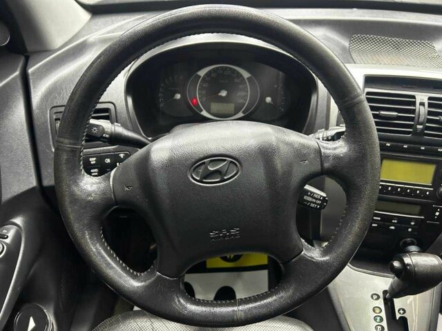 Сірий Хендай Туксон, об'ємом двигуна 2.7 л та пробігом 165 тис. км за 10000 $, фото 15 на Automoto.ua