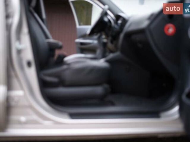 Сірий Хендай Туксон, об'ємом двигуна 2 л та пробігом 220 тис. км за 8750 $, фото 71 на Automoto.ua
