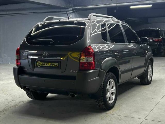 Сірий Хендай Туксон, об'ємом двигуна 2.7 л та пробігом 165 тис. км за 10000 $, фото 5 на Automoto.ua