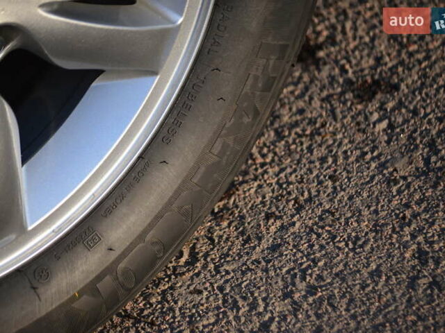Серый Хендай Туксон, объемом двигателя 2 л и пробегом 271 тыс. км за 8000 $, фото 10 на Automoto.ua