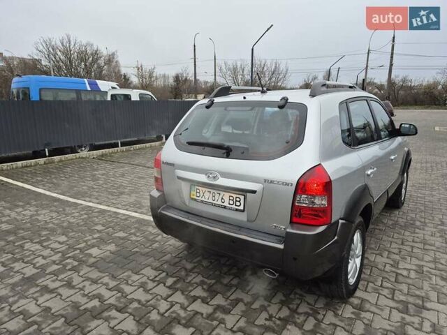 Серый Хендай Туксон, объемом двигателя 1.98 л и пробегом 189 тыс. км за 8300 $, фото 35 на Automoto.ua