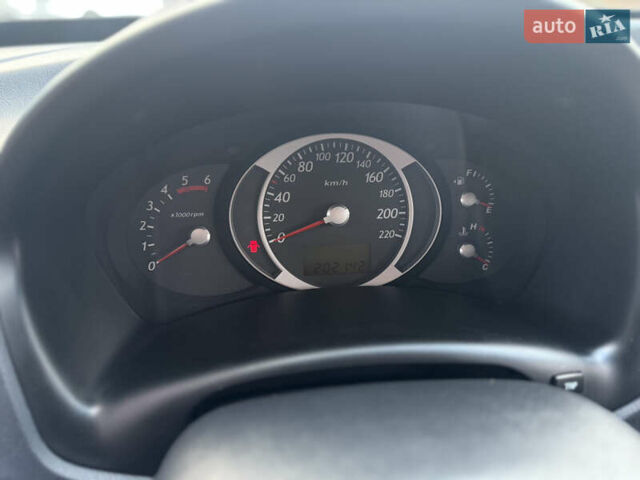 Серый Хендай Туксон, объемом двигателя 2 л и пробегом 202 тыс. км за 10000 $, фото 21 на Automoto.ua
