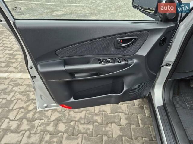 Серый Хендай Туксон, объемом двигателя 1.98 л и пробегом 189 тыс. км за 8300 $, фото 26 на Automoto.ua