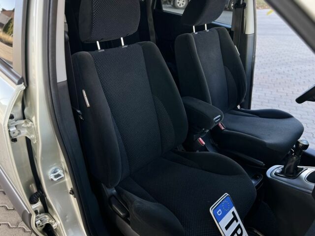 Сірий Хендай Туксон, об'ємом двигуна 2 л та пробігом 166 тис. км за 8950 $, фото 19 на Automoto.ua