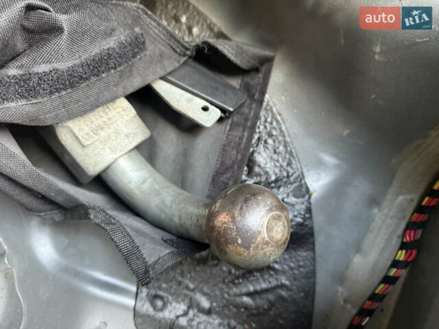 Серый Хендай Туксон, объемом двигателя 2 л и пробегом 202 тыс. км за 10000 $, фото 29 на Automoto.ua