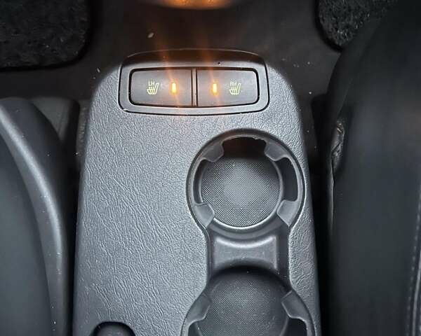 Серый Хендай Туксон, объемом двигателя 1.99 л и пробегом 132 тыс. км за 10000 $, фото 16 на Automoto.ua