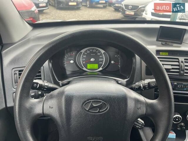 Серый Хендай Туксон, объемом двигателя 2 л и пробегом 158 тыс. км за 9600 $, фото 16 на Automoto.ua
