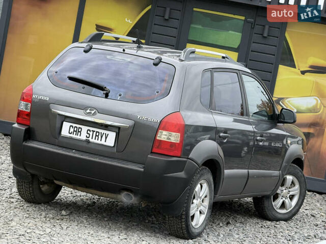 Хендай Туксон 2009 в Стрые на Automoto.ua Серый Хендай Туксон, объемом двигателя 2 л и пробегом 238 тыс. км за 7300 $, фото 14 на Automoto.ua